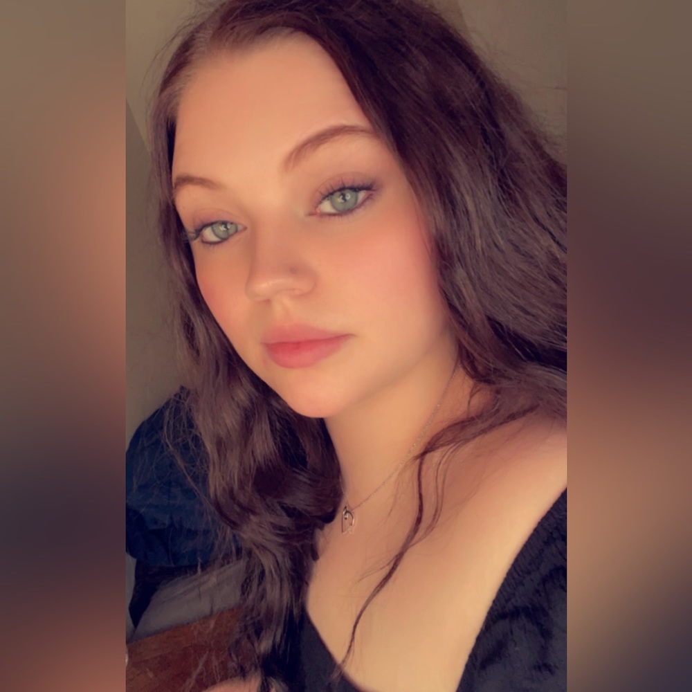 Meet your Posher, Rebecca